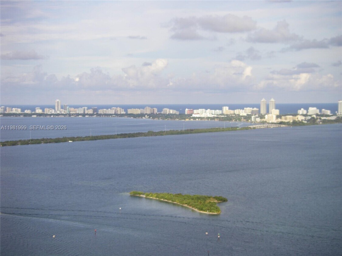 Foto del edificio - 1750 N Bayshore Dr
