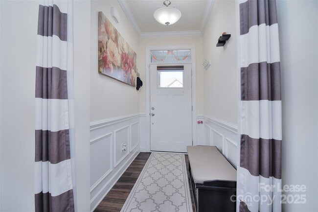 Building Photo - 9245 Glenburn Ln