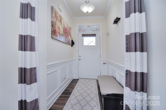 Foto del edificio - 9245 Glenburn Ln