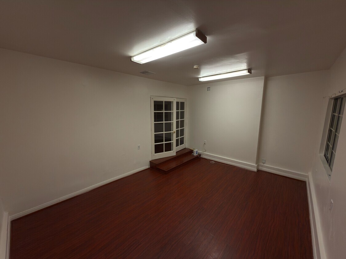 Foto del edificio - 550 Alberta St