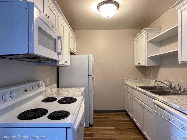Foto del edificio - 8719 Meadowbrook Dr