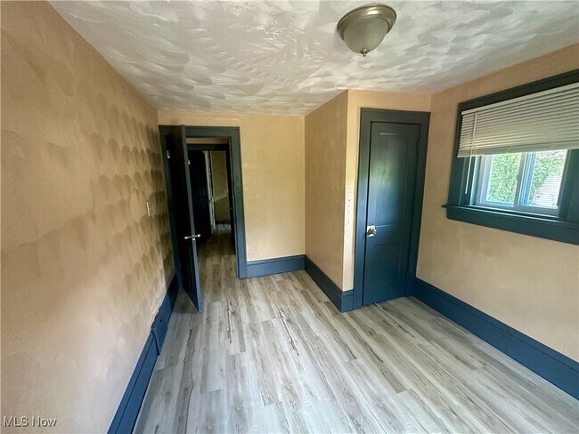 Foto del edificio - 280 Lake St
