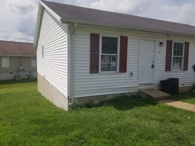 Building Photo - Space & Convenience! 2 Bdrm/2 Bath