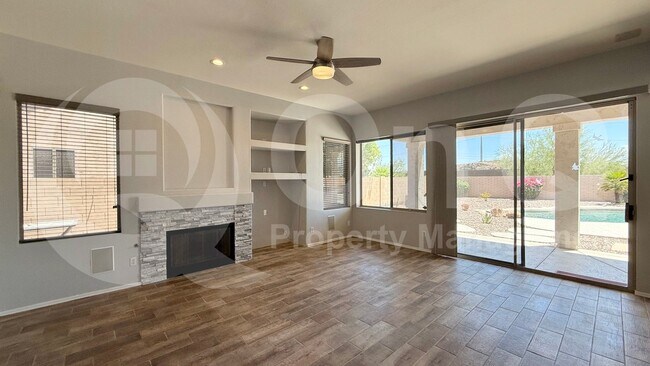 Building Photo - 1415 W Windsong Dr