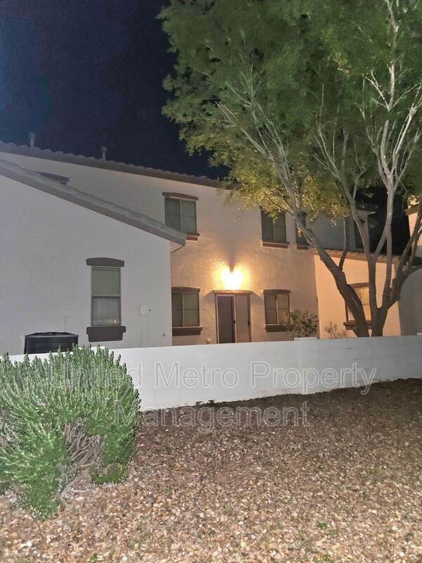 Building Photo - 14165 W Country Gables Dr