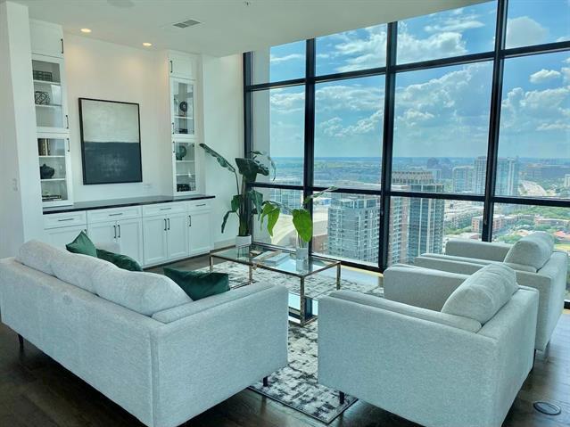 Foto del edificio - 2323 N Akard St