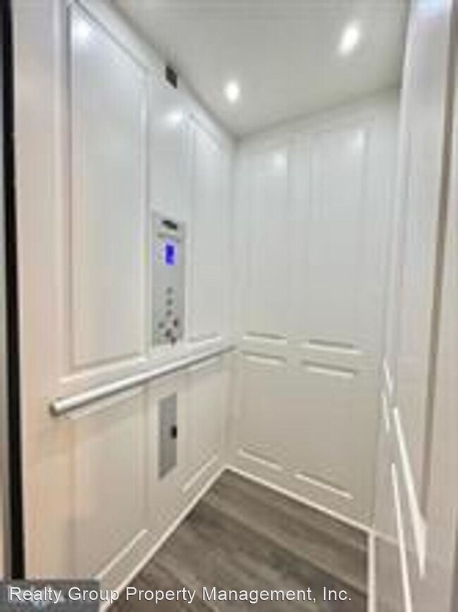 Building Photo - 3 br, 2.5 bath House - 7103 Delegate Pl