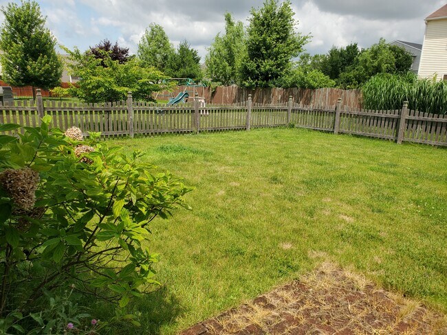 Foto del edificio - 413 Shade Tree Ct