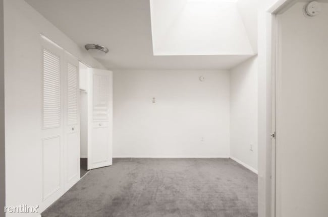 Building Photo - 2311 Spruce St