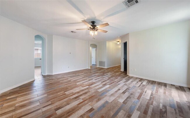 Foto del edificio - 111 Quail Hollow Dr