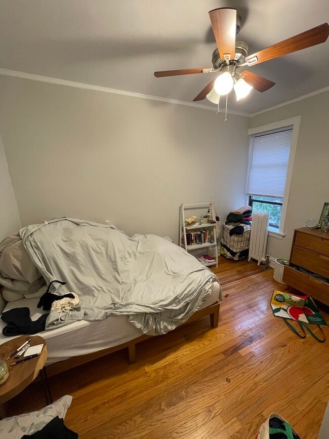 Building Photo - 631 W Roscoe St