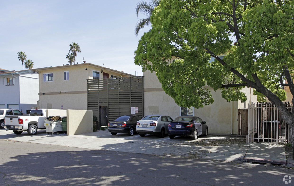 Building Photo - Talmadge Area Apartments