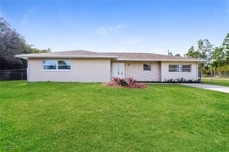 Building Photo - 300 East 10th Street