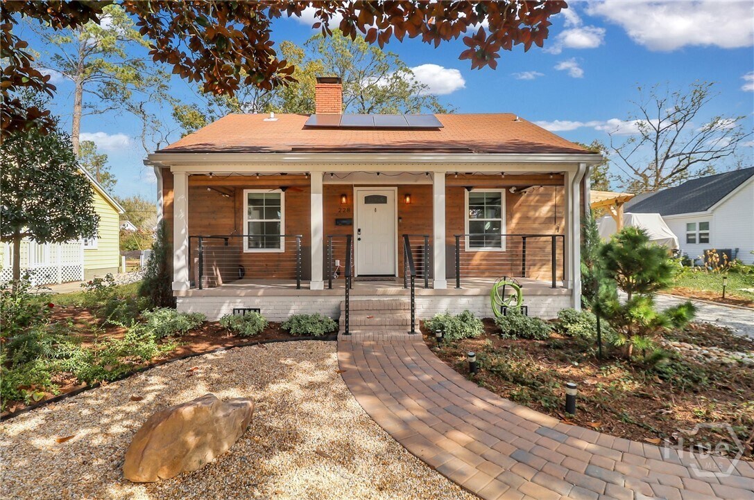 Foto principal - 228 E 60th St