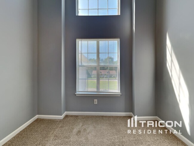 Building Photo - 717 Grove Pointe Circle Locust Grove GA