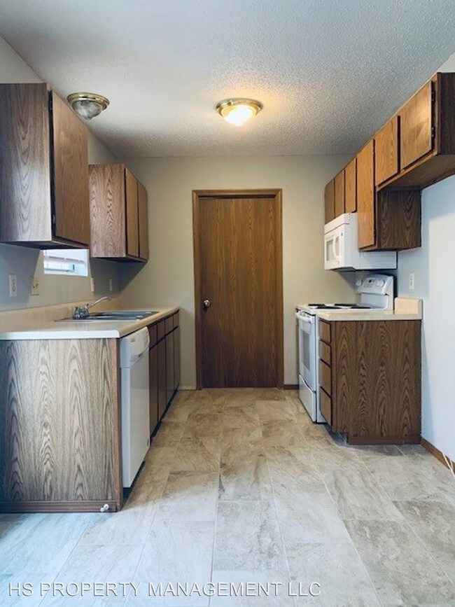 Building Photo - 3 br, 1.5 bath House - 5715 S. Stonegate