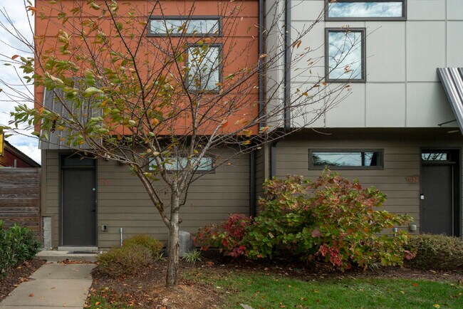 Foto del edificio - 1035 Dickerson Pike