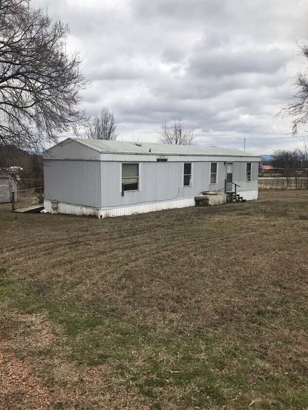 Foto principal - 26390 Ross Rd