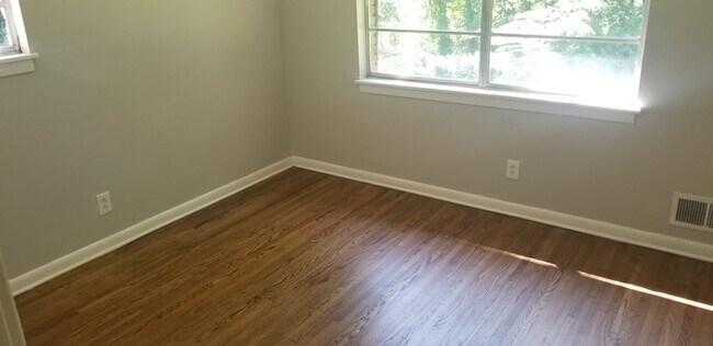 Building Photo - Move in ready 3/2 for rent!