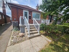 Building Photo - 28 Montcalm Ave