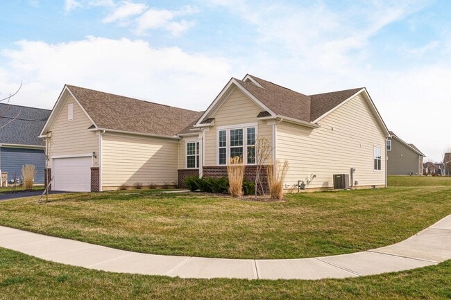 Building Photo - 8139 Wolf Path Dr