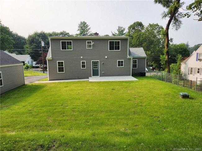 Building Photo - 3 Grassy Plain Terrace