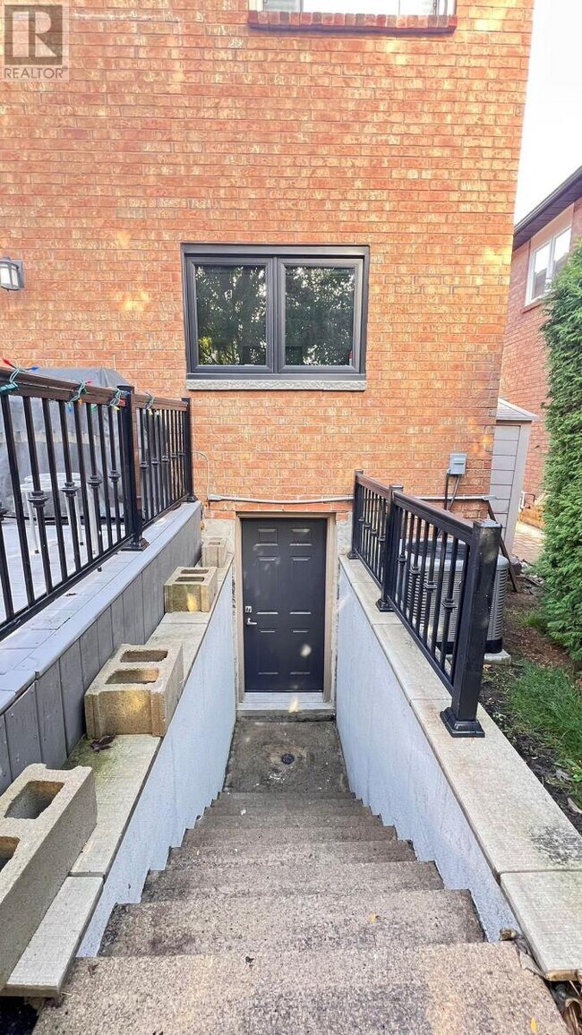 Photo du bâtiment - 1534 Hollywell Ave