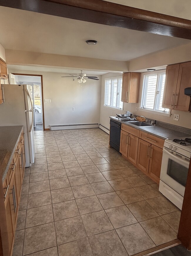 Foto del edificio - 3684 Walden Ave