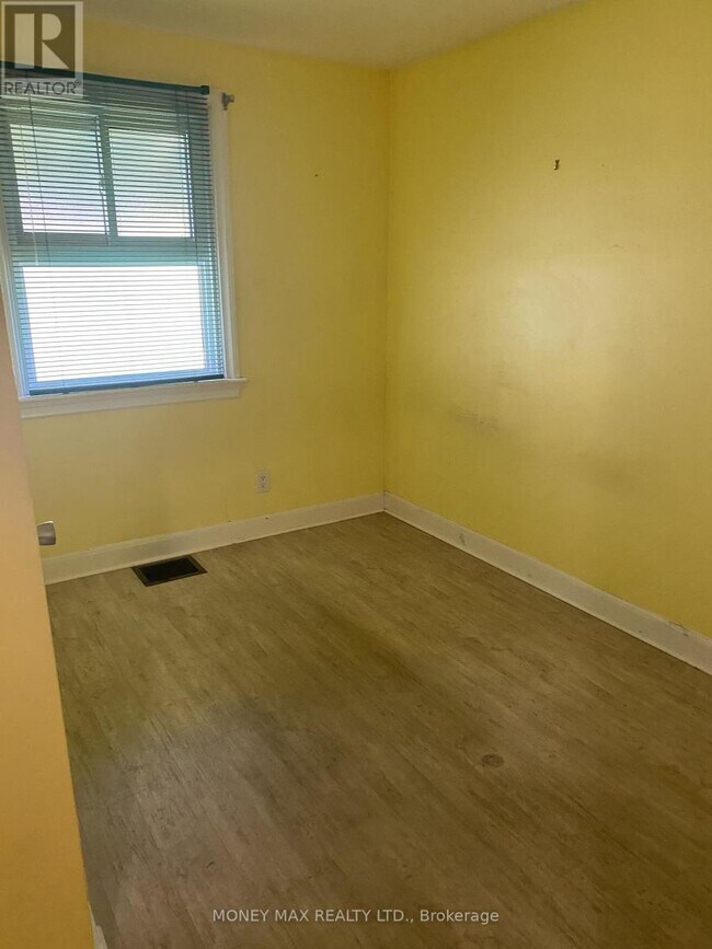 Photo du bâtiment - 1424 Rosenthal Ave