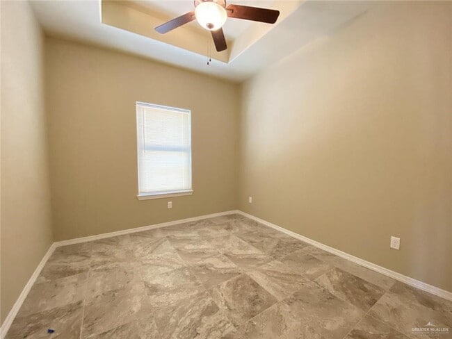 Building Photo - 5904 Nightingale Ave