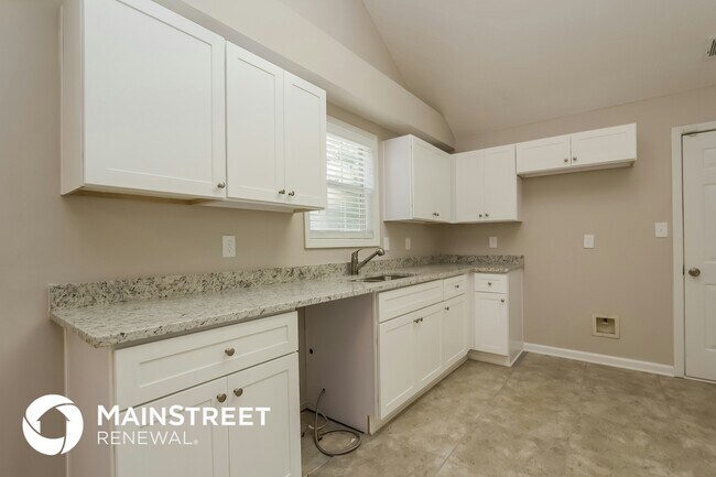 Foto del edificio - 7075 Mahonia Pl