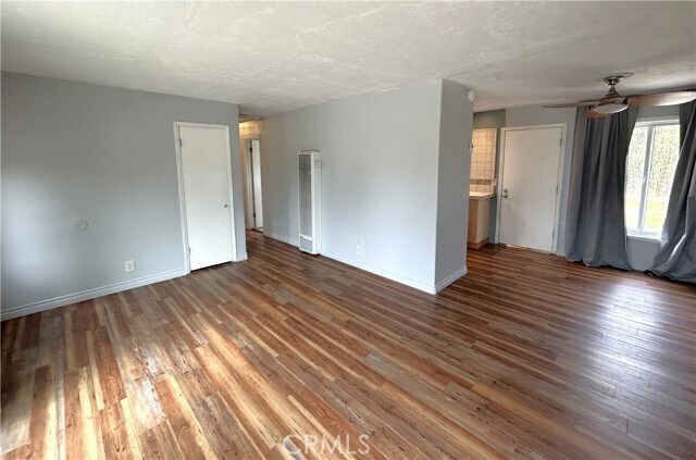 Foto del edificio - 811 Drake Ave