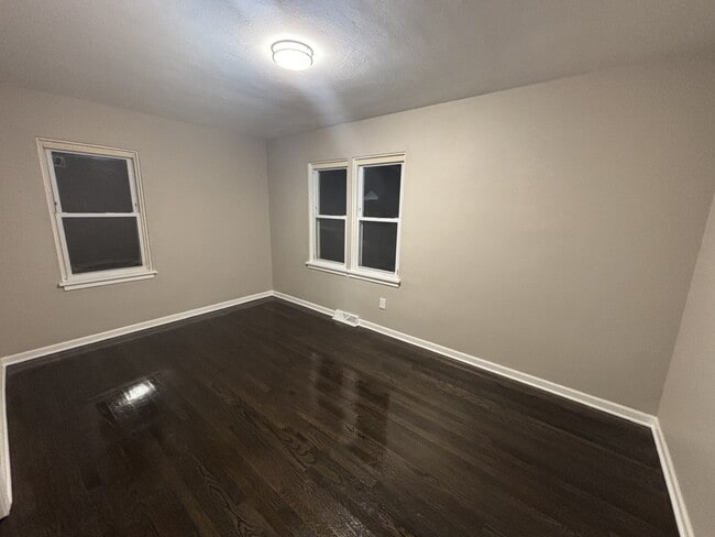 Building Photo - 1058 Baker St