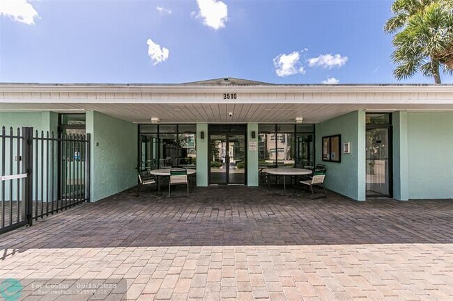 Building Photo - 608 SW Natura Blvd