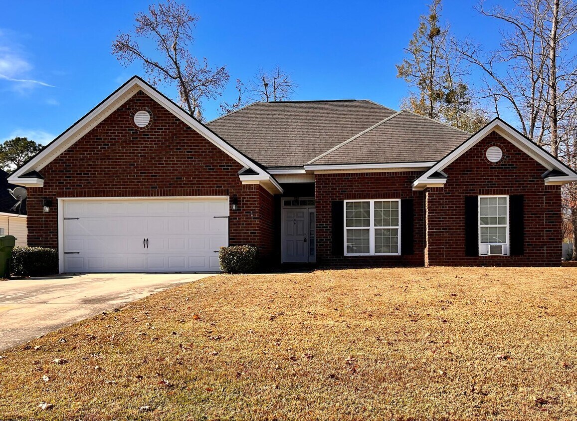 Primary Photo - Welcome to The Enclave at Oak Crest!
