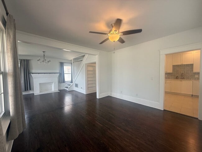 Building Photo - Beautifully updated 3 bedroom 3 bathroom home