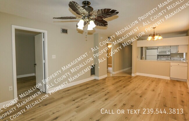 Foto del edificio - 8049 Country Rd