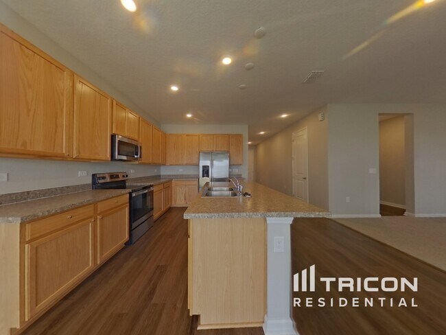 Building Photo - 31767 Broadwater Ave