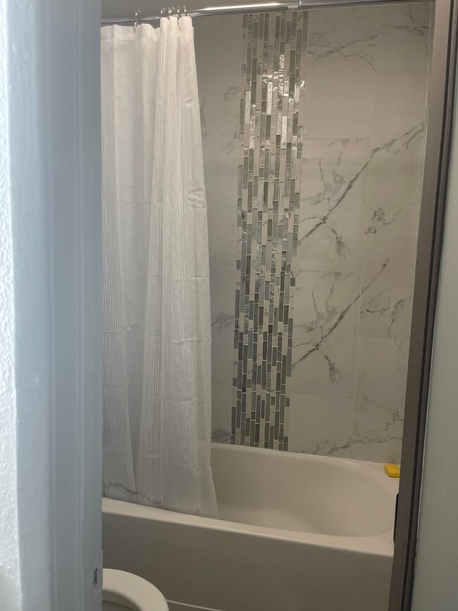 Foto del edificio - 9643 Spyglass Ave