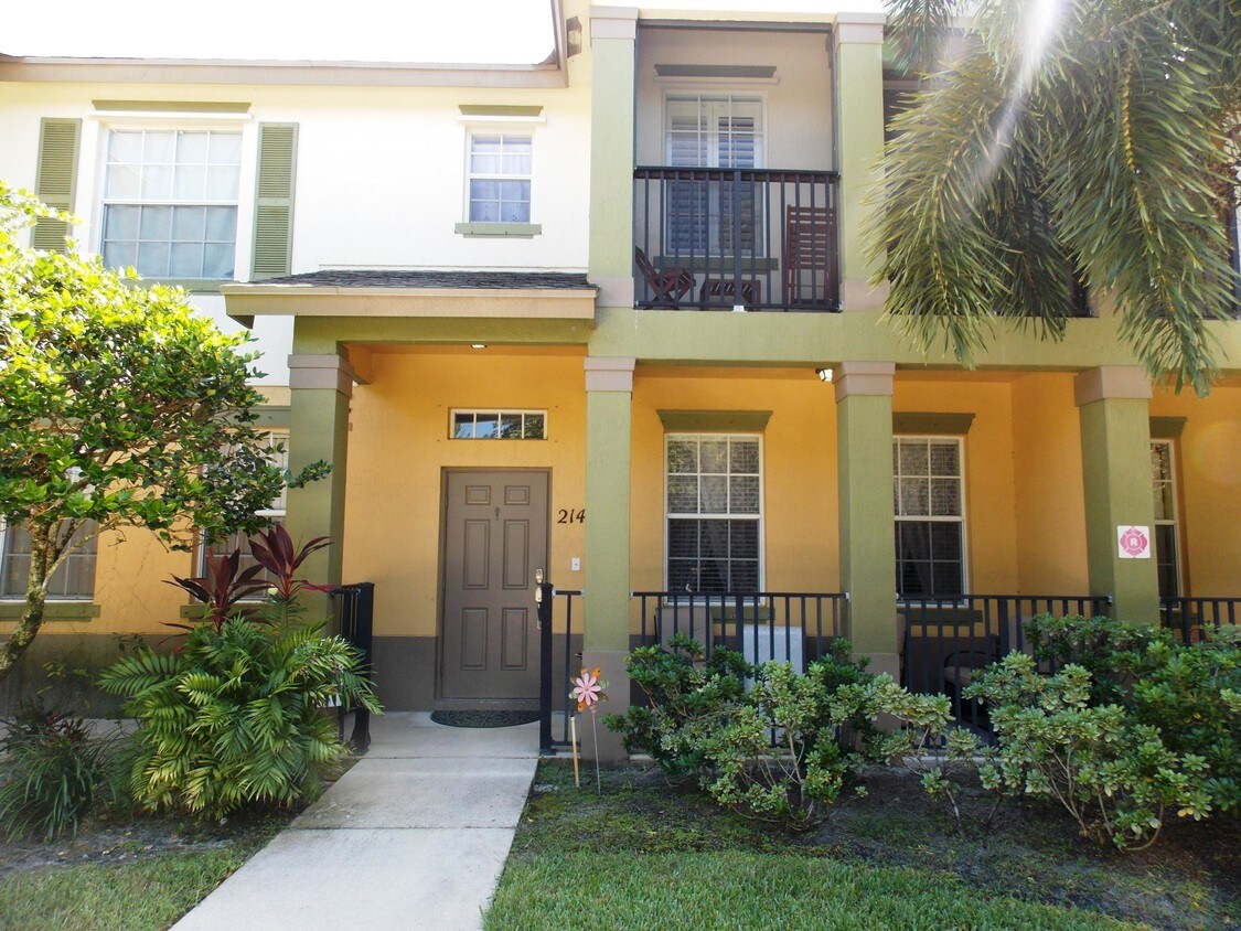 Foto principal - 2144 SE Labelle Dr