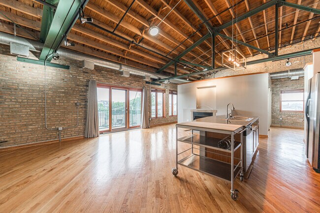 Foto del edificio - 7509 Madison St