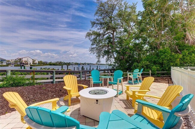 Foto del edificio - 1308 Old Stickney Point Rd