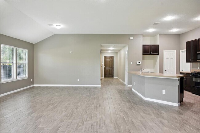 Foto del edificio - 6735 Crescent Creek Ln