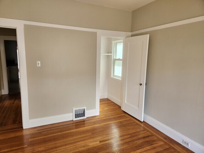 Bedroom closet - 558 Diamond St