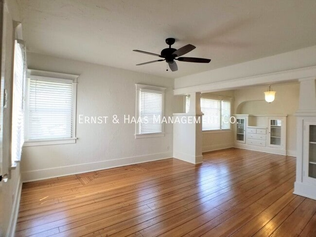 Foto del edificio - 1390 Bennett Ave