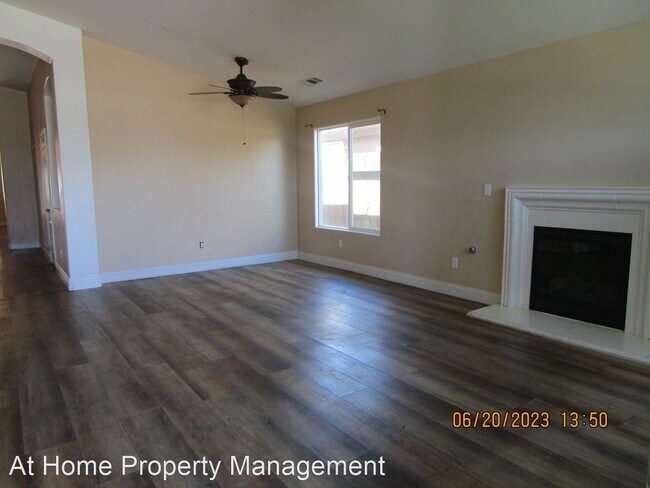 Foto del edificio - 5 br, 2 bath House - 9320 Cadbury Dr