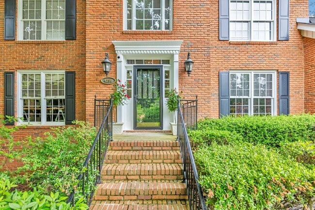 ¡Bienvenido a casa! - 4250 Edgewater Ct NW