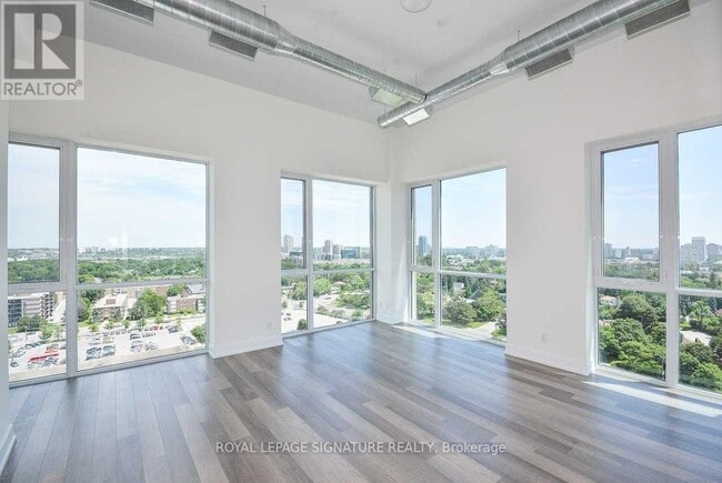 Building Photo - 75-1475 The Donway W