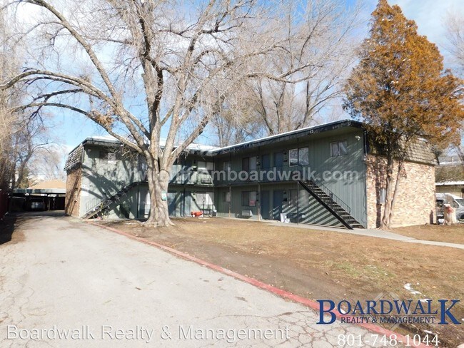 Building Photo - 161 E Beryl Ave