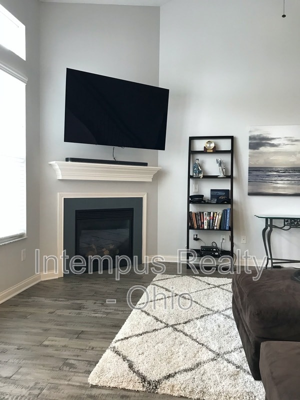 Building Photo - 5081 Dinard Way